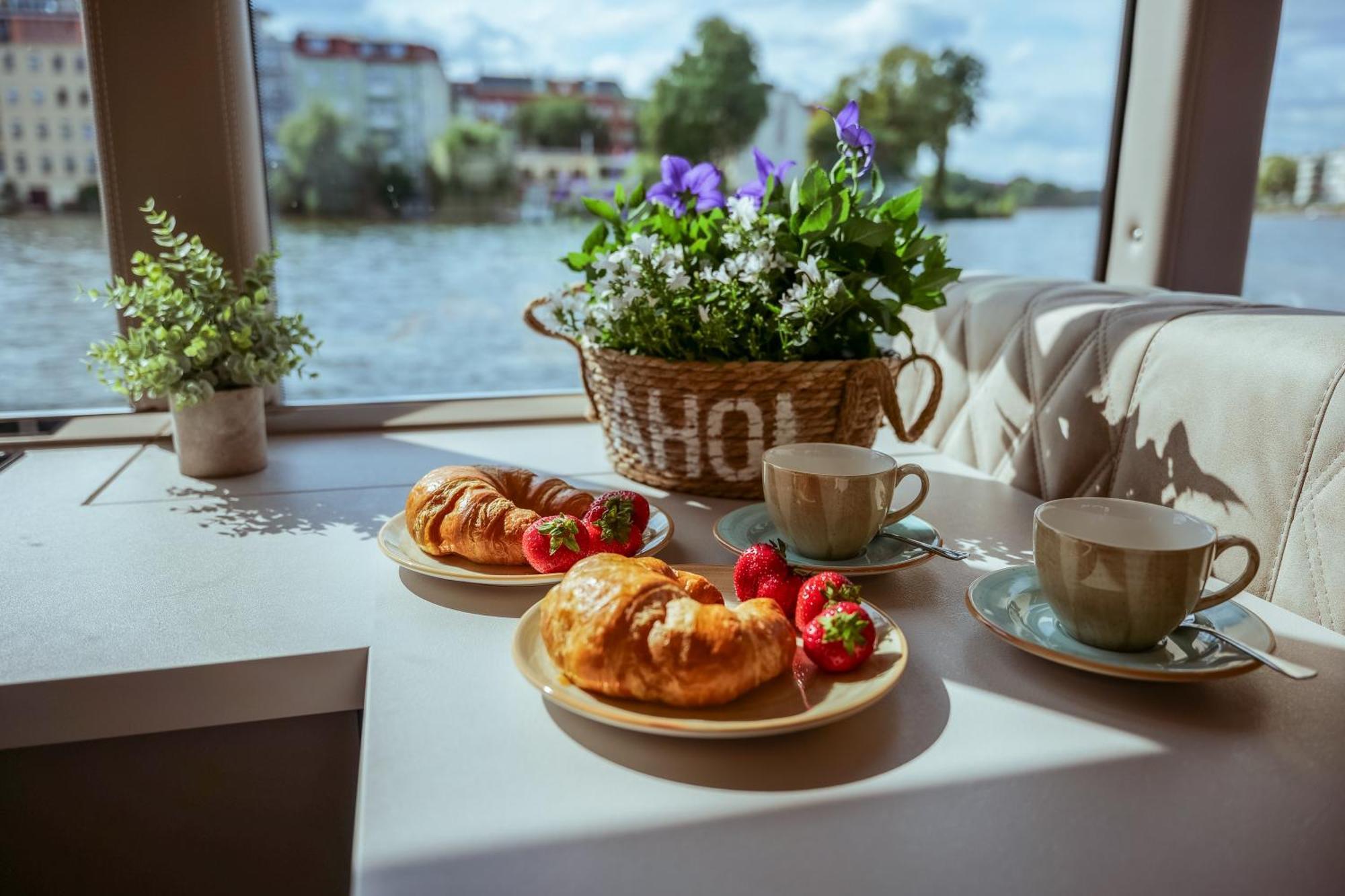 Nena Hausboot Hotel Berlin Luaran gambar